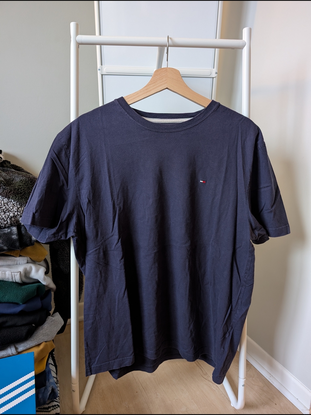 Tommy Hilfiger Short Sleeve Crew Tee in Navy with Chest Flag